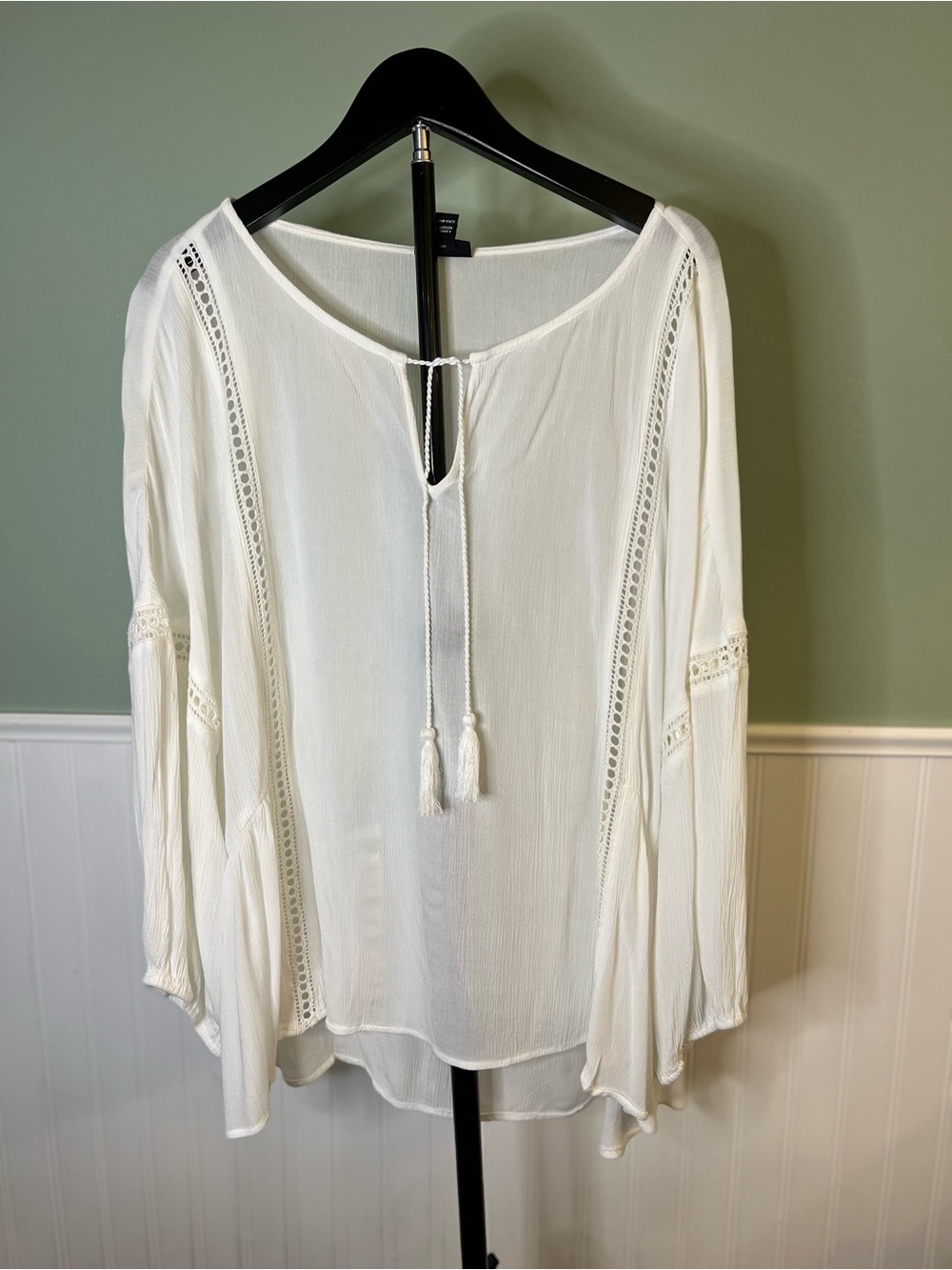 a.n.a White Lace-Inset Boho Tassel Peasant Blouse. Size XL